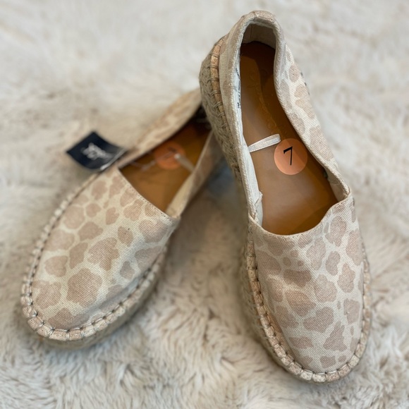 Splendid Shoes - NWT Splendid sz 7 Laney espadrille flat form shoes